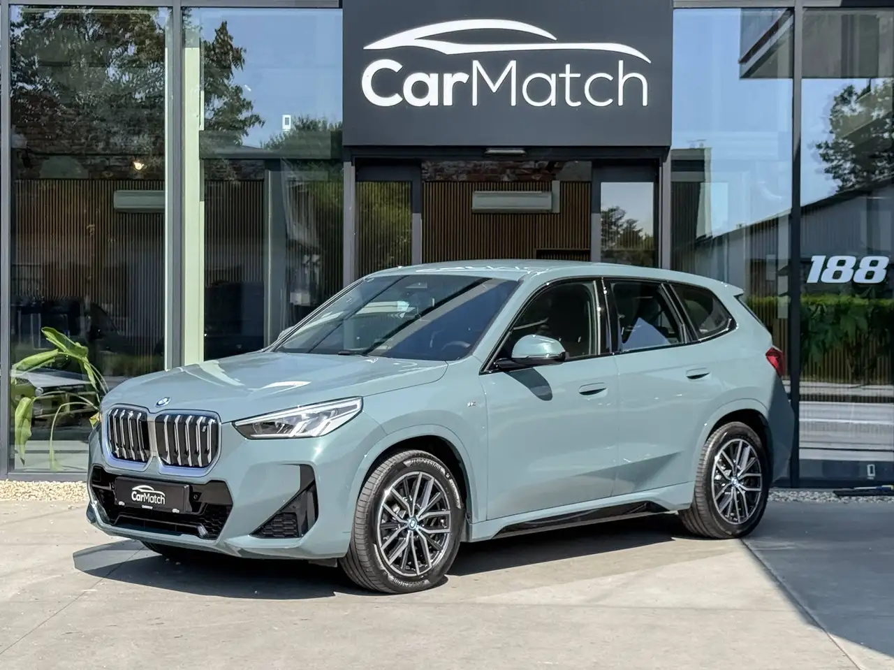 BMW iX1