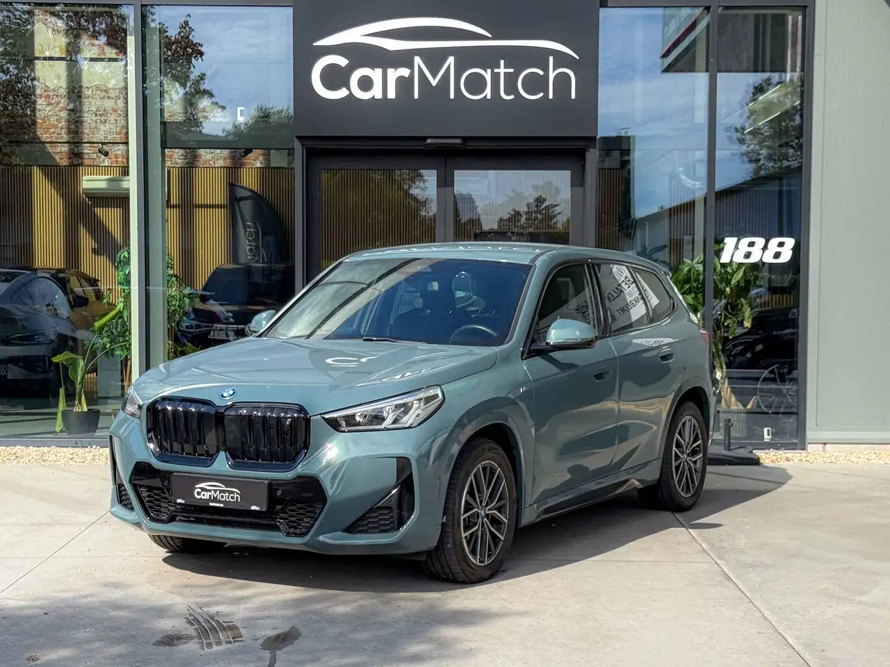 BMW iX1